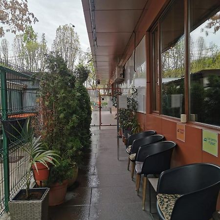 Nevis Fundeni Hotel Bukarest Eksteriør billede