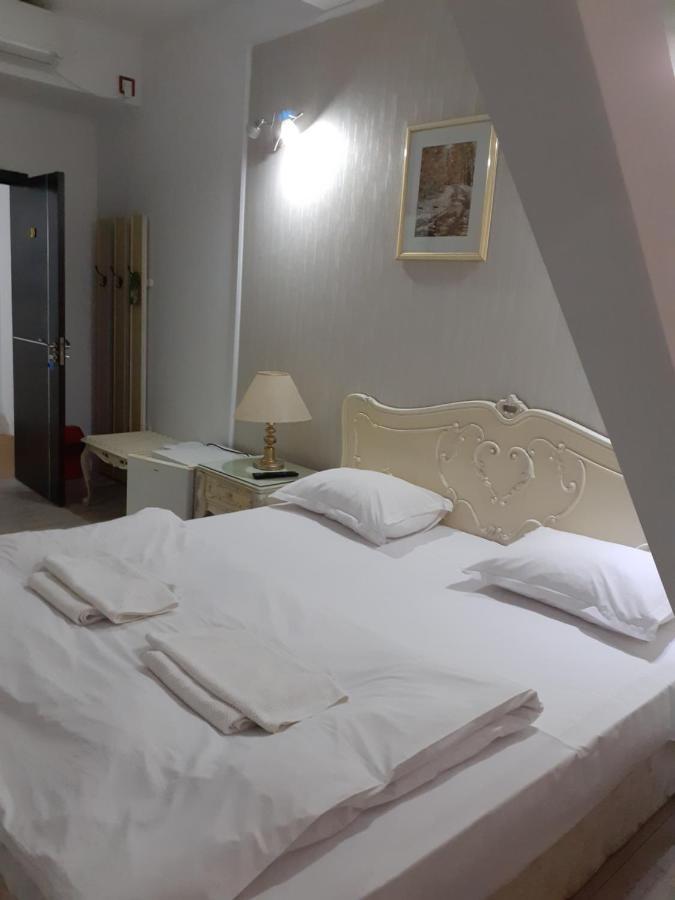 Nevis Fundeni Hotel Bukarest Eksteriør billede