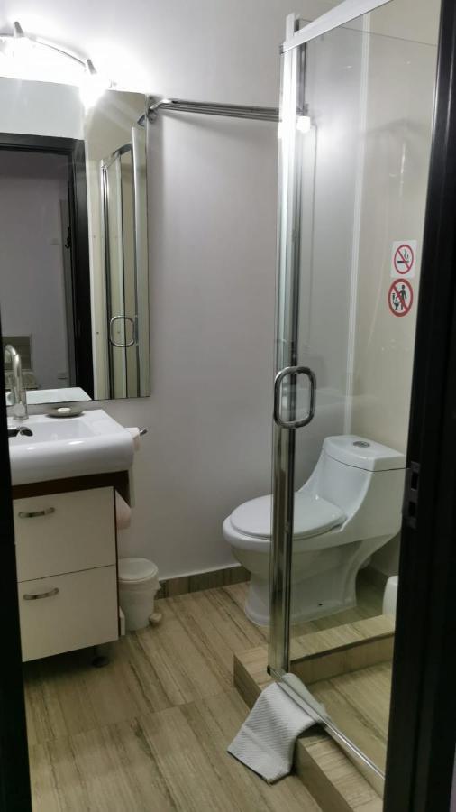 Nevis Fundeni Hotel Bukarest Eksteriør billede