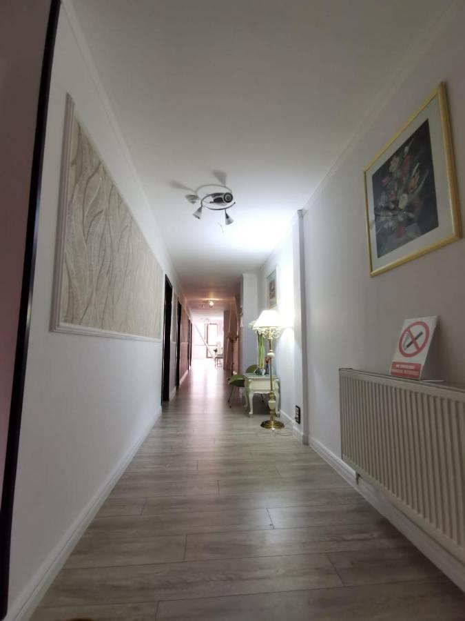 Nevis Fundeni Hotel Bukarest Eksteriør billede