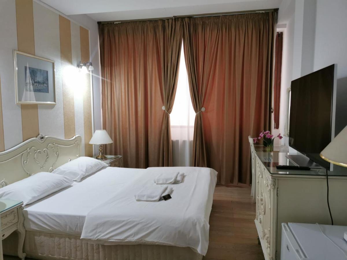 Nevis Fundeni Hotel Bukarest Eksteriør billede
